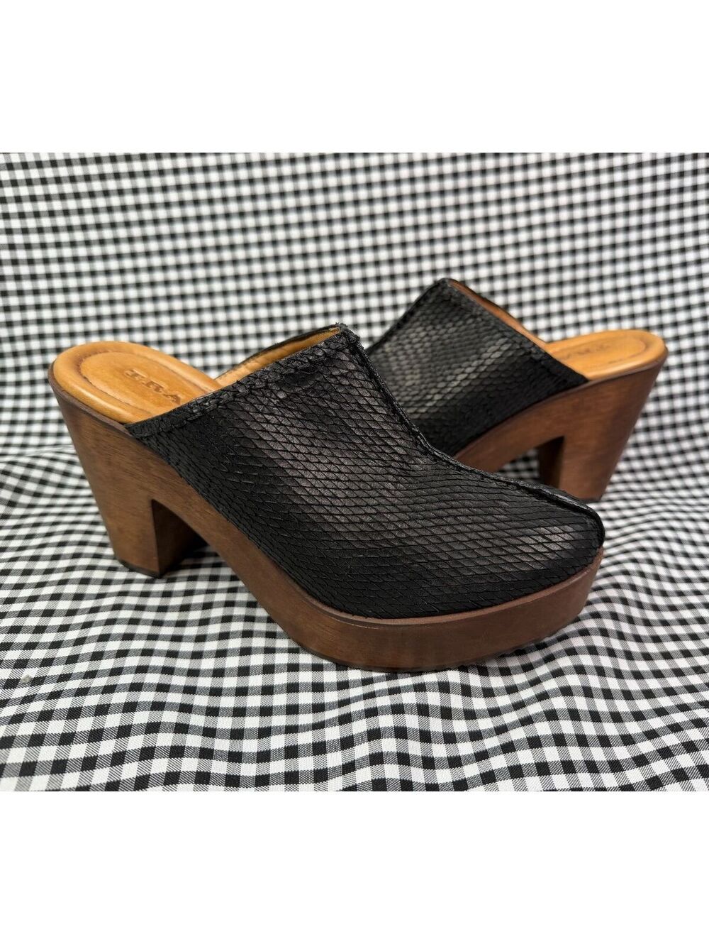 Trask Gwen Womens 7.5 M Black Textured Leather Platform Wood Heel Clog Mules
